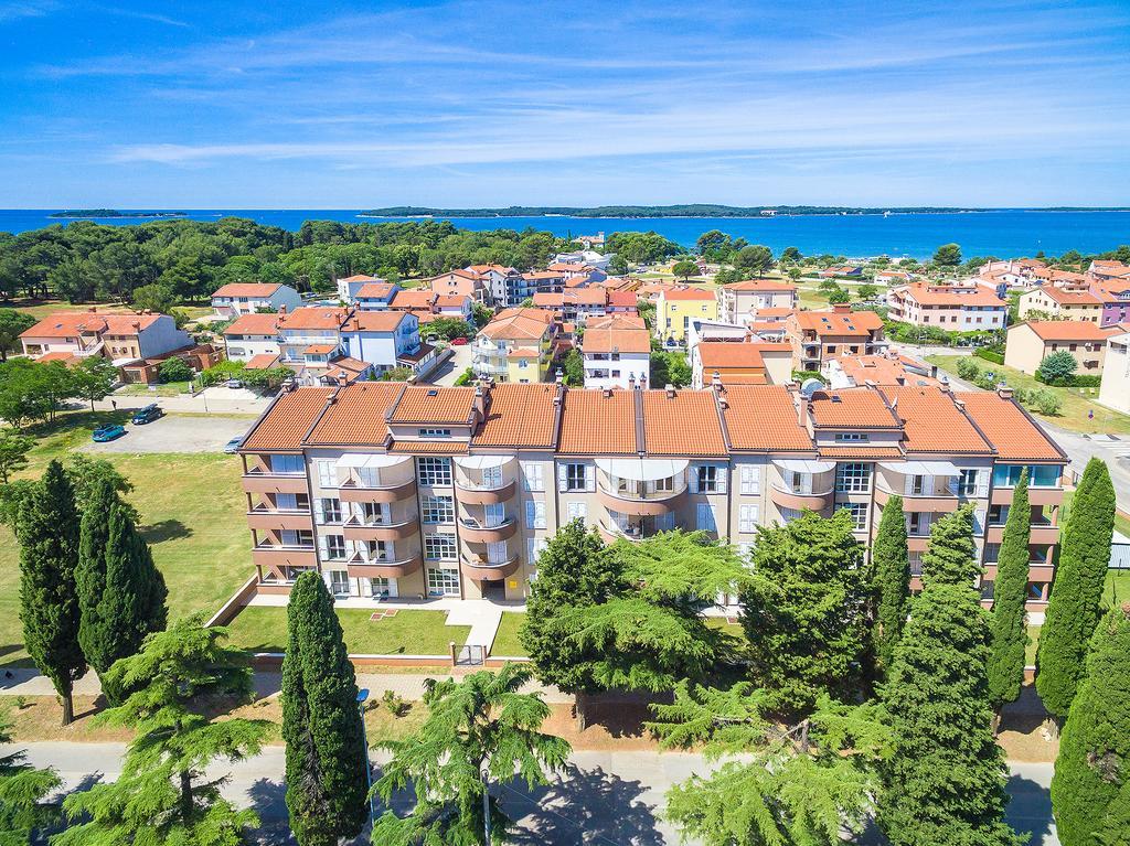 Adriatic Apartments Фажана Экстерьер фото