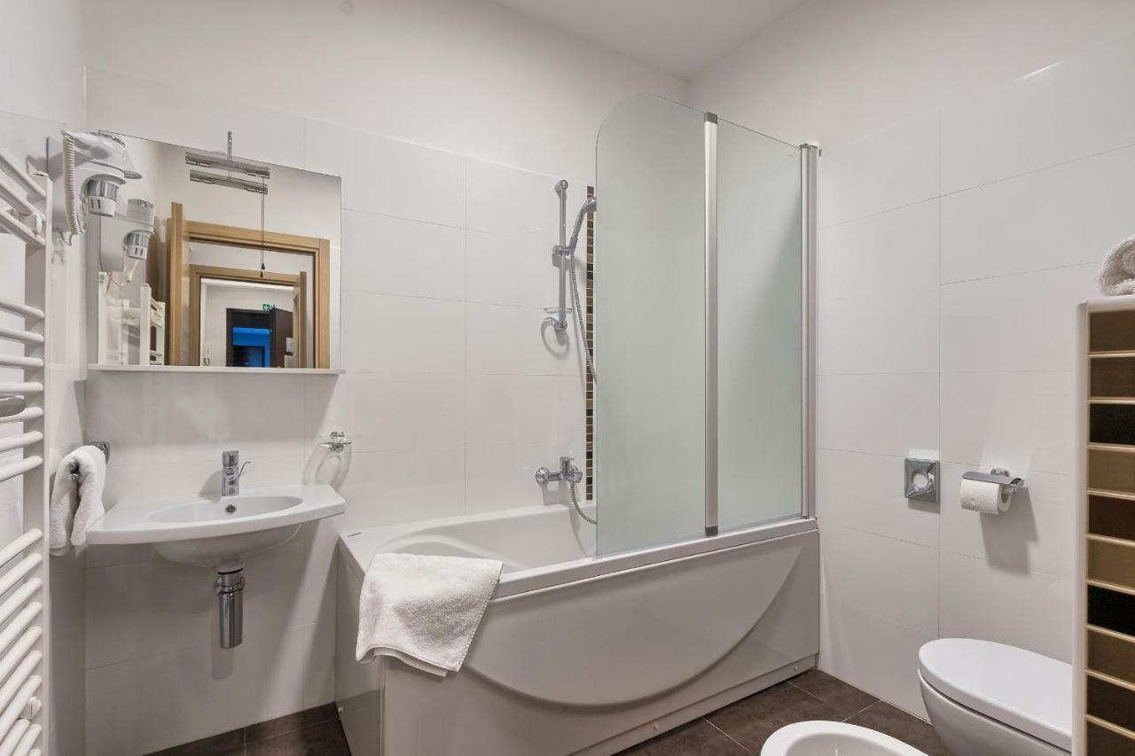 Adriatic Apartments Фажана Экстерьер фото
